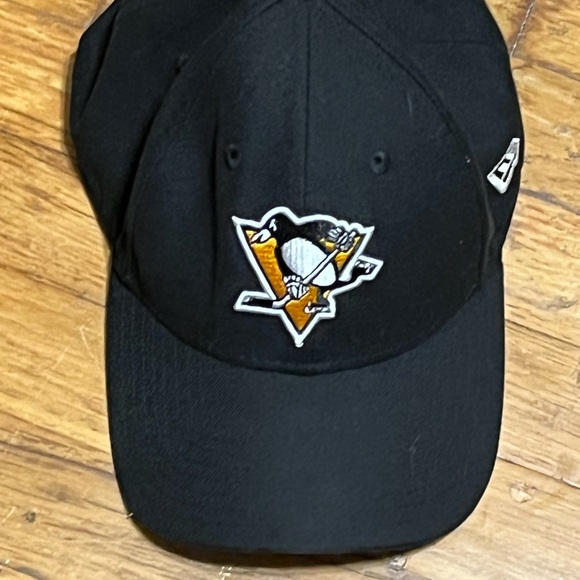 New Era Other - NHL penguins cap black with mascot emblem